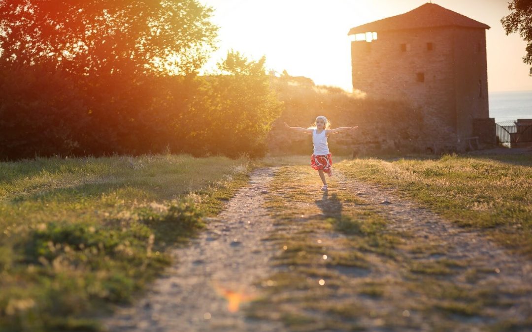 Jak zmiana miejsca wpływa na dzieci? Kilka sposobów na sprawną przeprowadzkę z dzieckiem